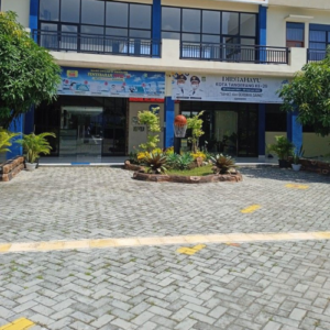 piscina-com-piso-intertravado-1.png