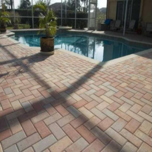 piscina-com-piso-intertravado.png